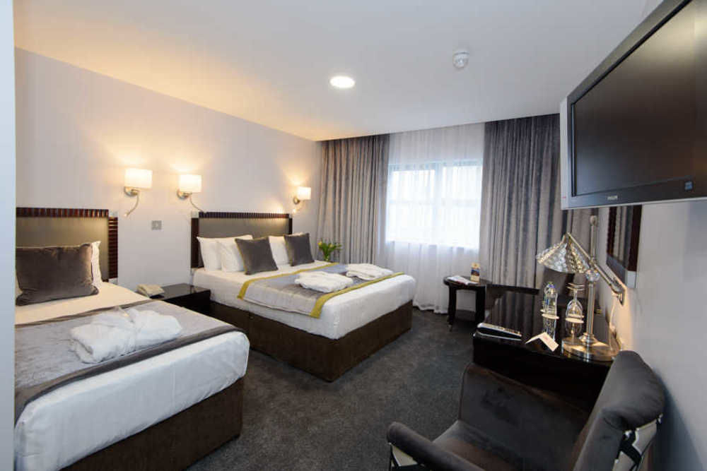 Mcgettigans Hotel Леттеркенни Экстерьер фото